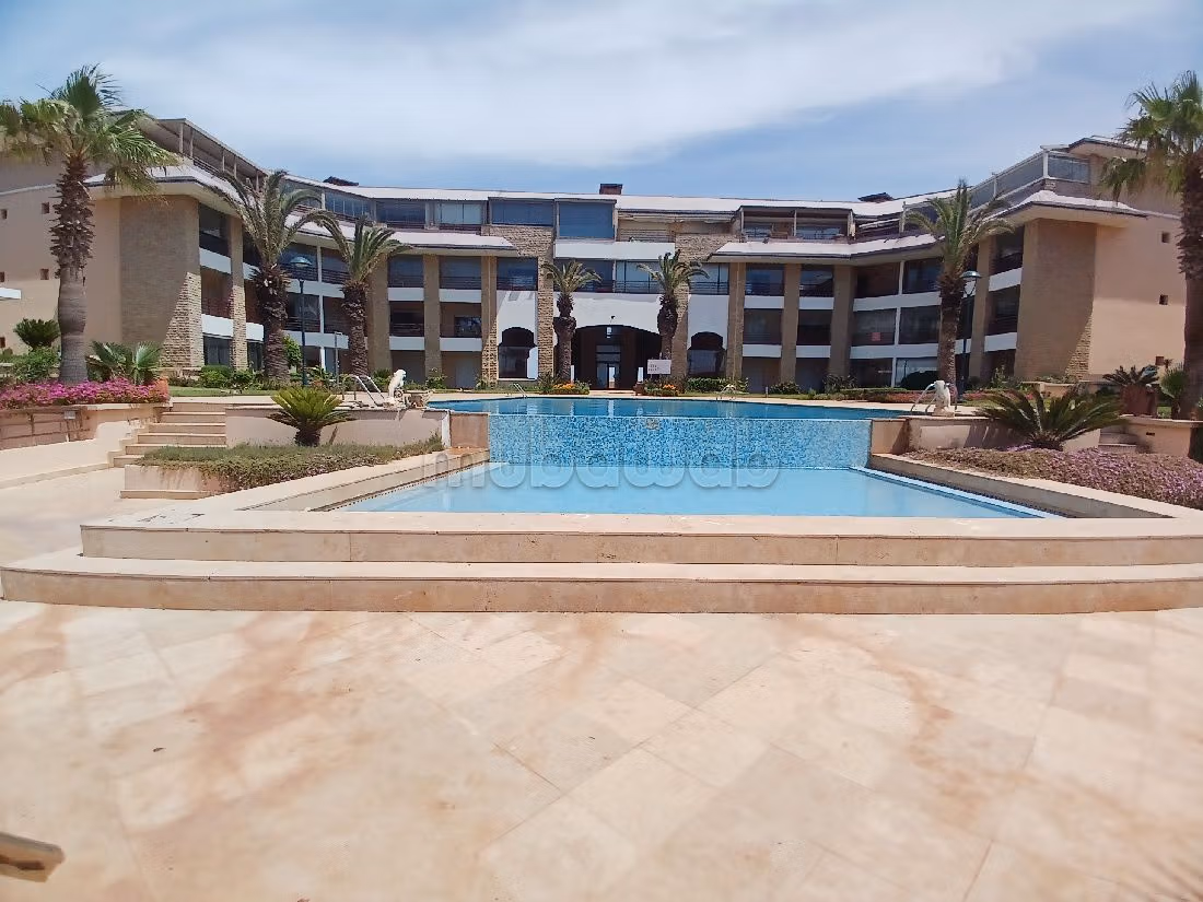 Apartment for sale. 4 rooms. Garden and lift