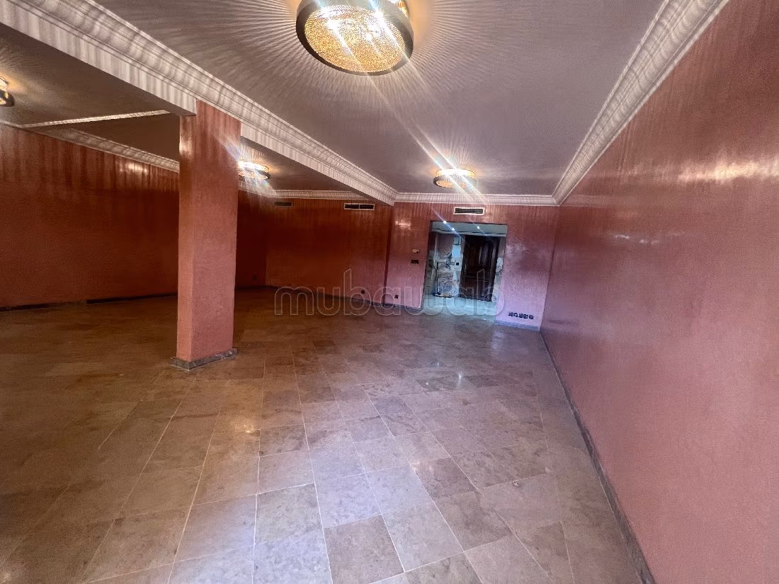 شقة رائعة للإيجار بحي الشتوي. 3 غرف رائعة. باب متين ، طبق الأقمار الصناعية. 