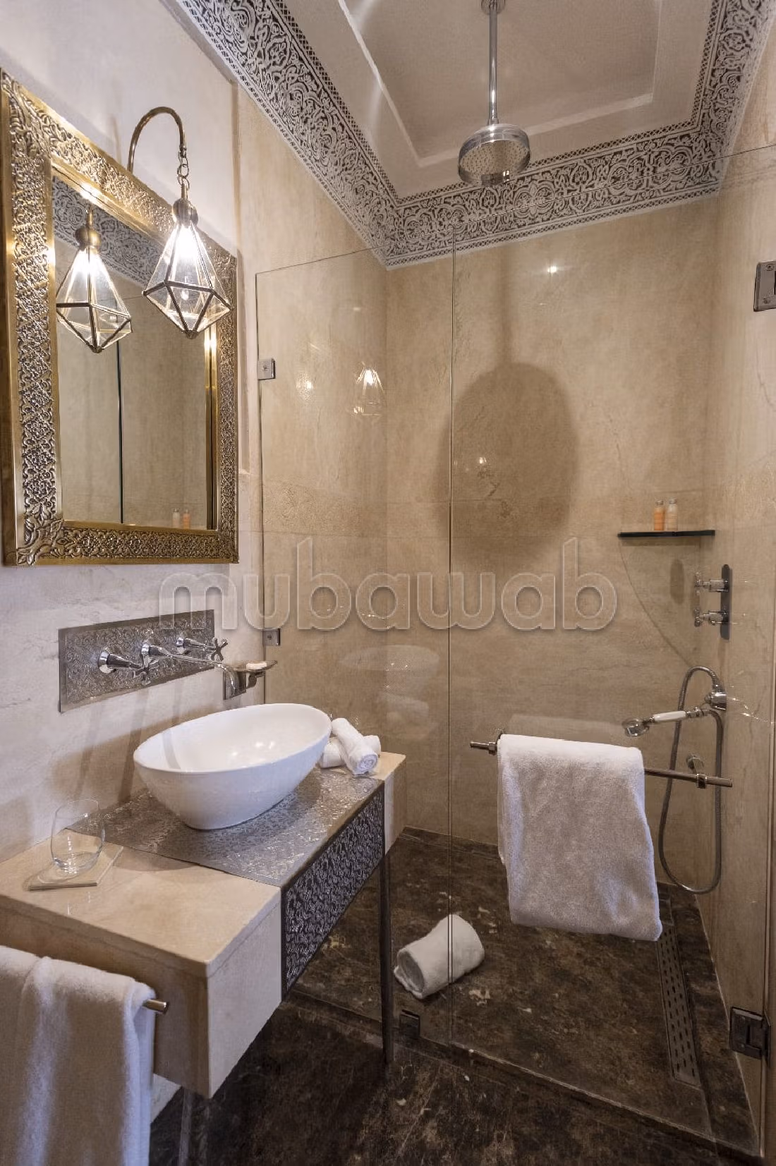 Casa di lusso in vendita. Superficie totale 620 m². Terrazzo e garage. 