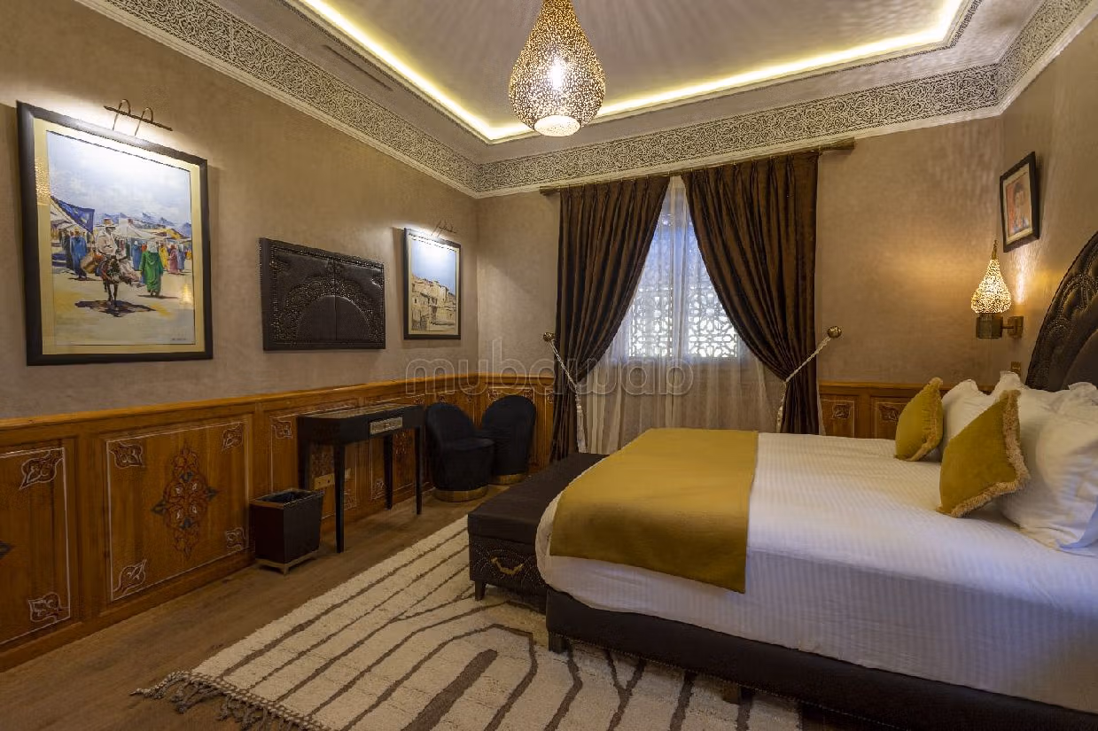 Casa di lusso in vendita. Superficie totale 620 m². Terrazzo e garage. 