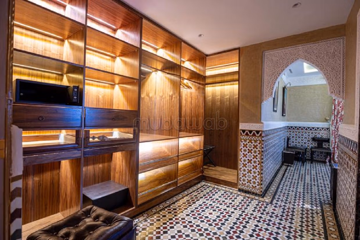 Casa di lusso in vendita. Superficie totale 620 m². Terrazzo e garage. 