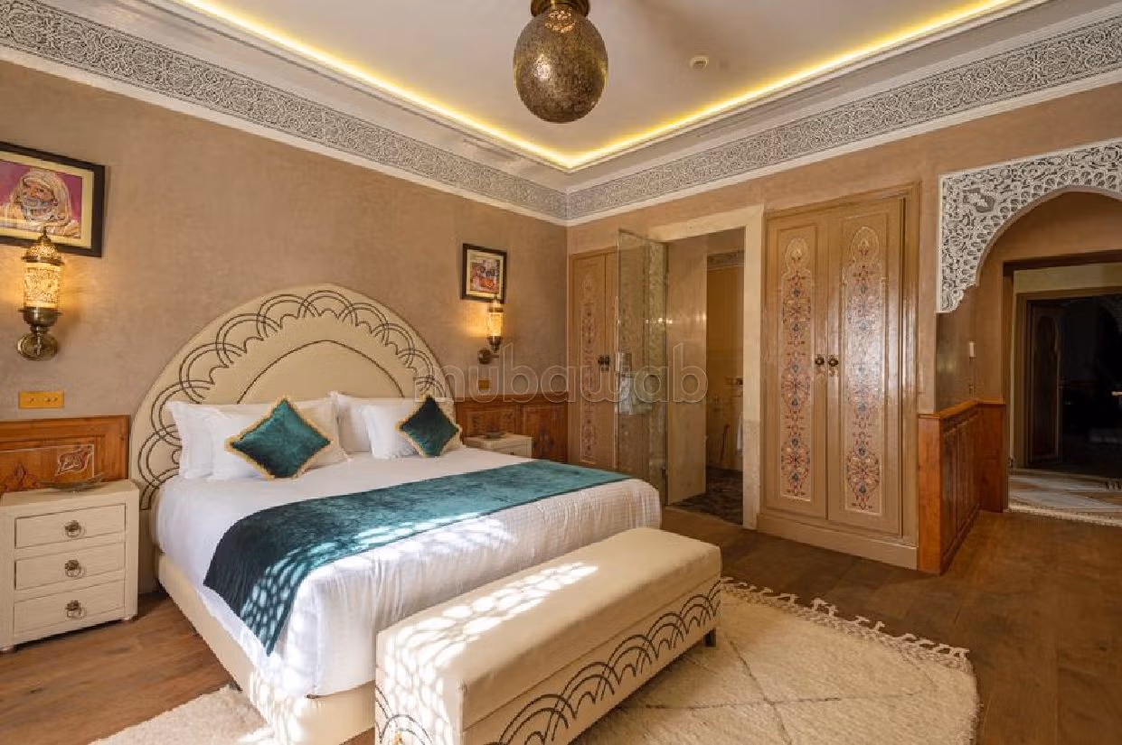 Casa di lusso in vendita. Superficie totale 620 m². Terrazzo e garage. 