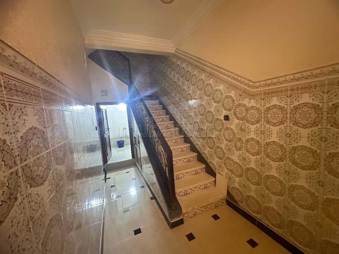 منزل جميل جدا للبيع ب سيدي يوسف بن علي. 7 قطع كبيرة. 