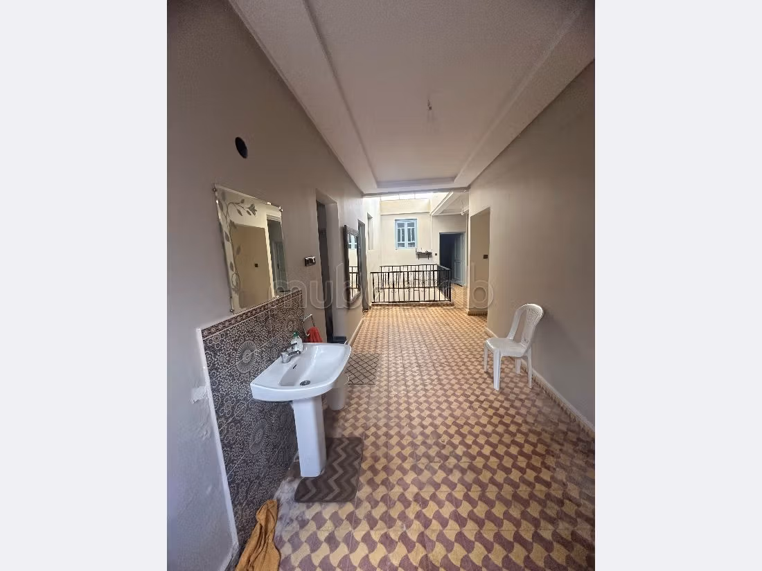 منزل جميل جدا للبيع ب سيدي يوسف بن علي. 7 قطع كبيرة. 