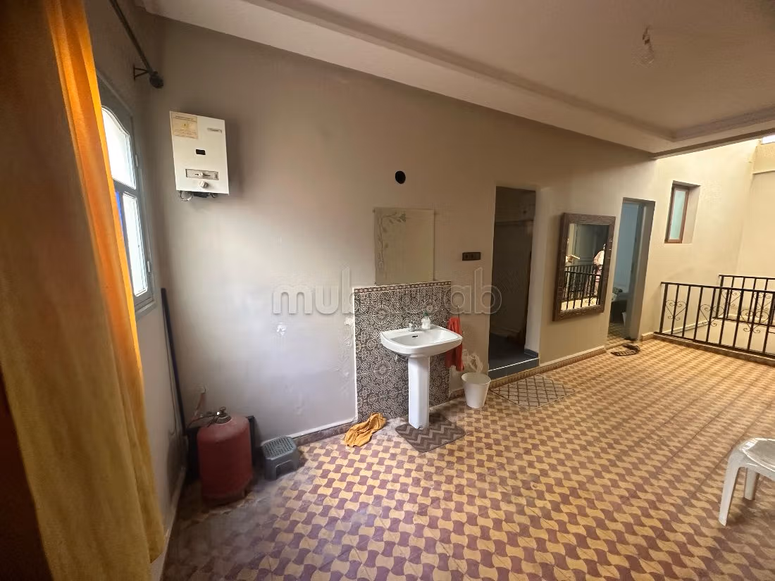 منزل جميل جدا للبيع ب سيدي يوسف بن علي. 7 قطع كبيرة. 