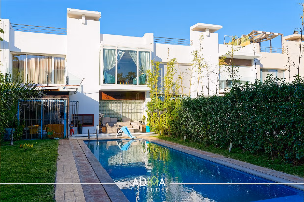 Te koop: villa's en luxe woningen in Plage Oued Cherrat. 4 Kamers. Airconditioning en zwembad. 