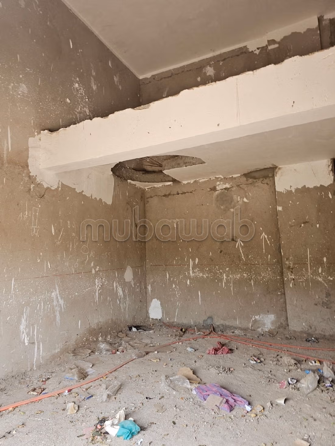 Affitta il locale commerciale perfetto per te a Bouaakkaz. Superficie 37 m². 