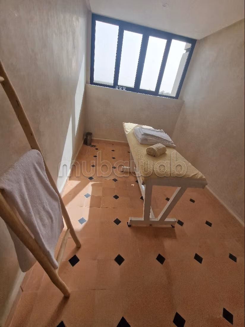 Nu kopen: villa's en luxe woningen in Route de Fez. 9 Slaapkamers. Volledig gemeubileerd