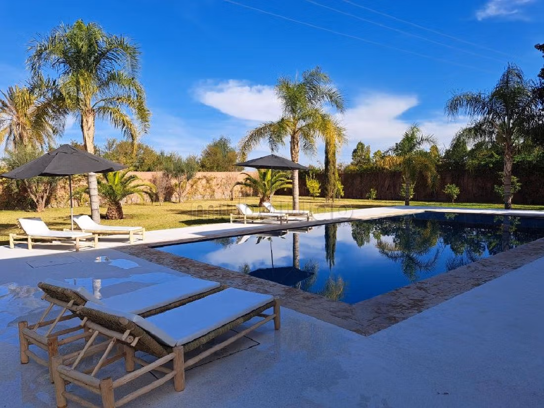 Nu kopen: villa's en luxe woningen in Route de Fez. 9 Slaapkamers. Volledig gemeubileerd