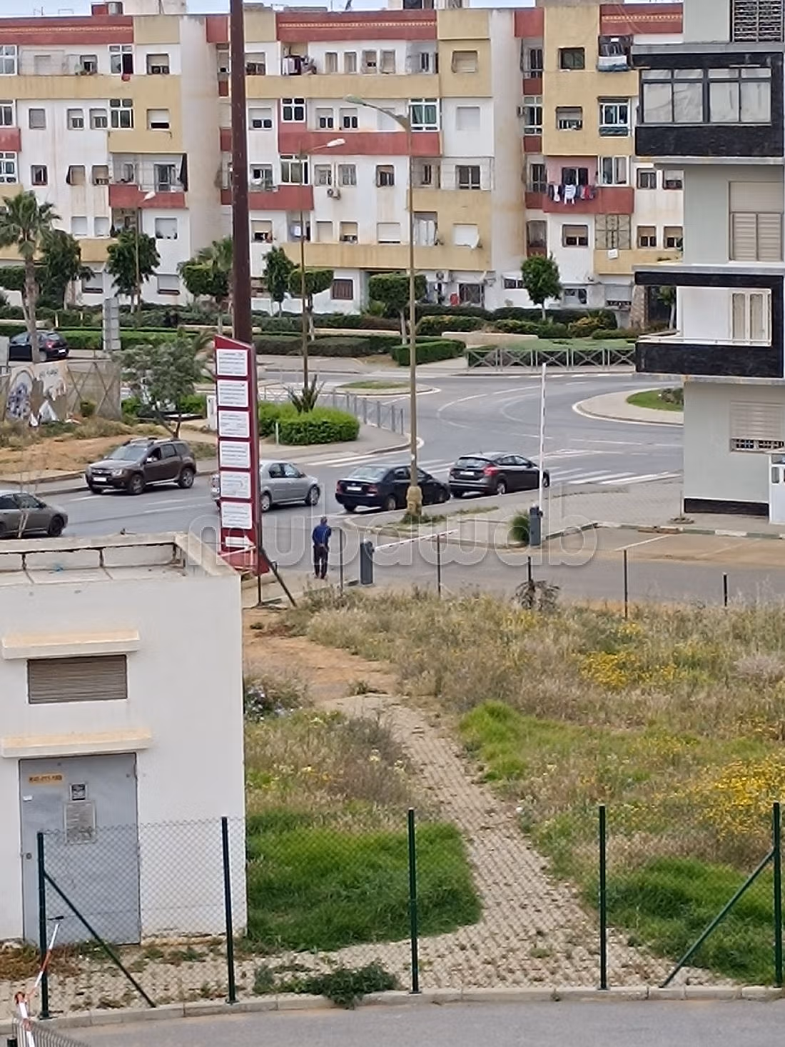 Find an apartment to buy. 3 lovely rooms. Green areas and lift