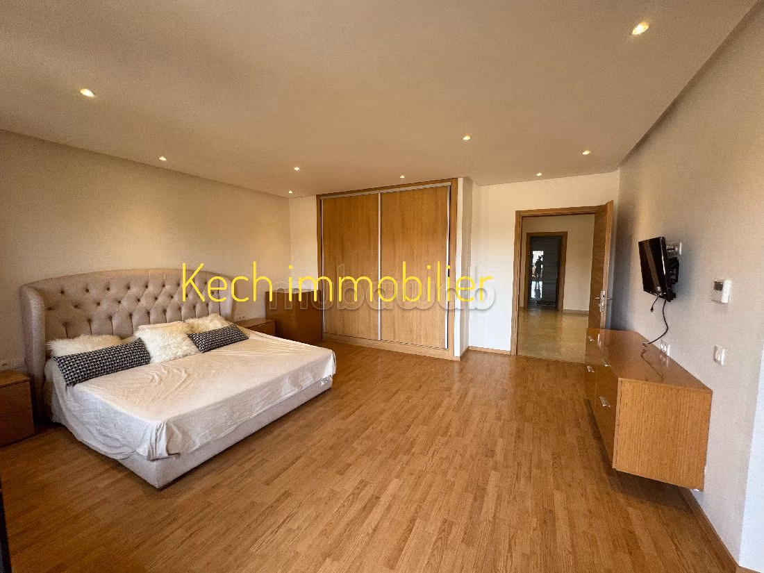 Villa's en luxe woningen beschikbaar in Route Casablanca. 4 Kamers. Gemeubileerd. 