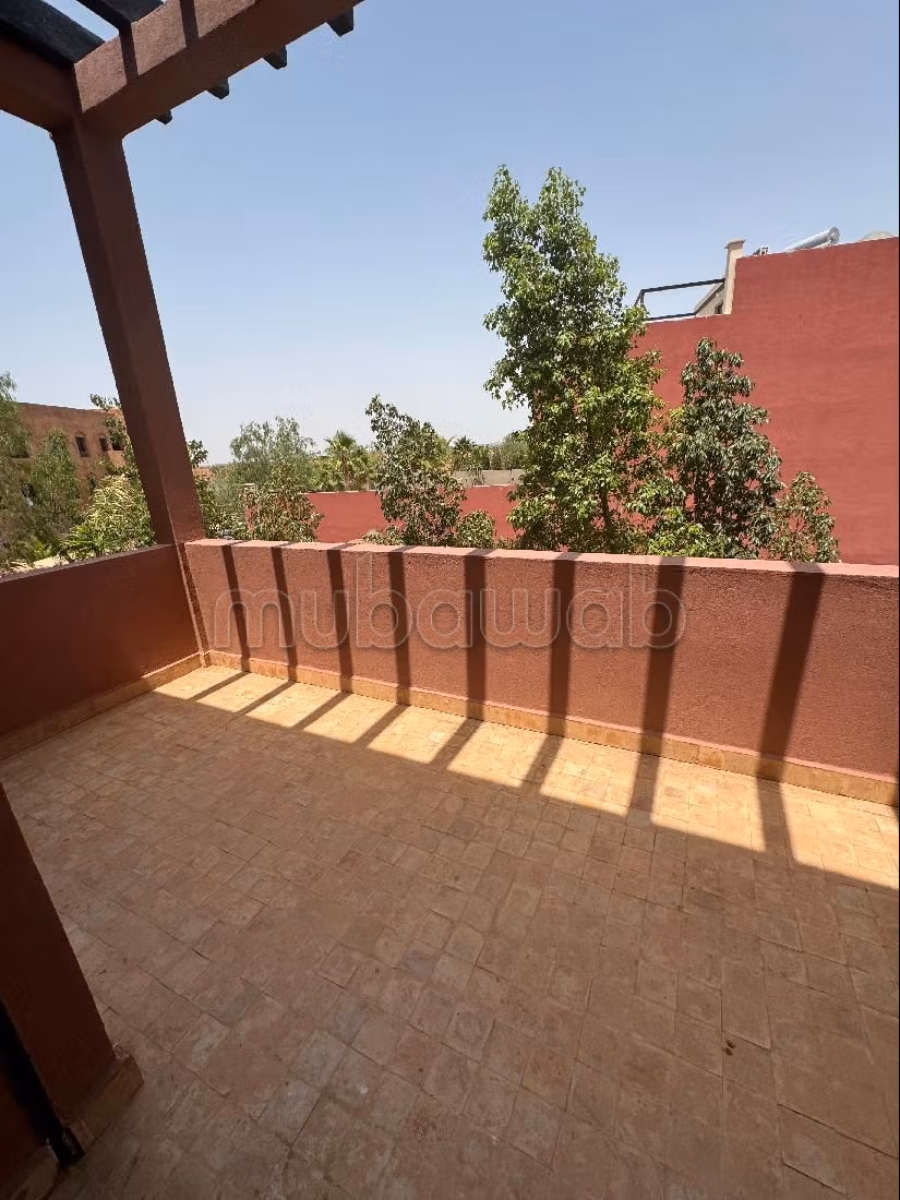 Villa's en luxe woningen beschikbaar in Route Casablanca. 4 Kamers. Gemeubileerd. 