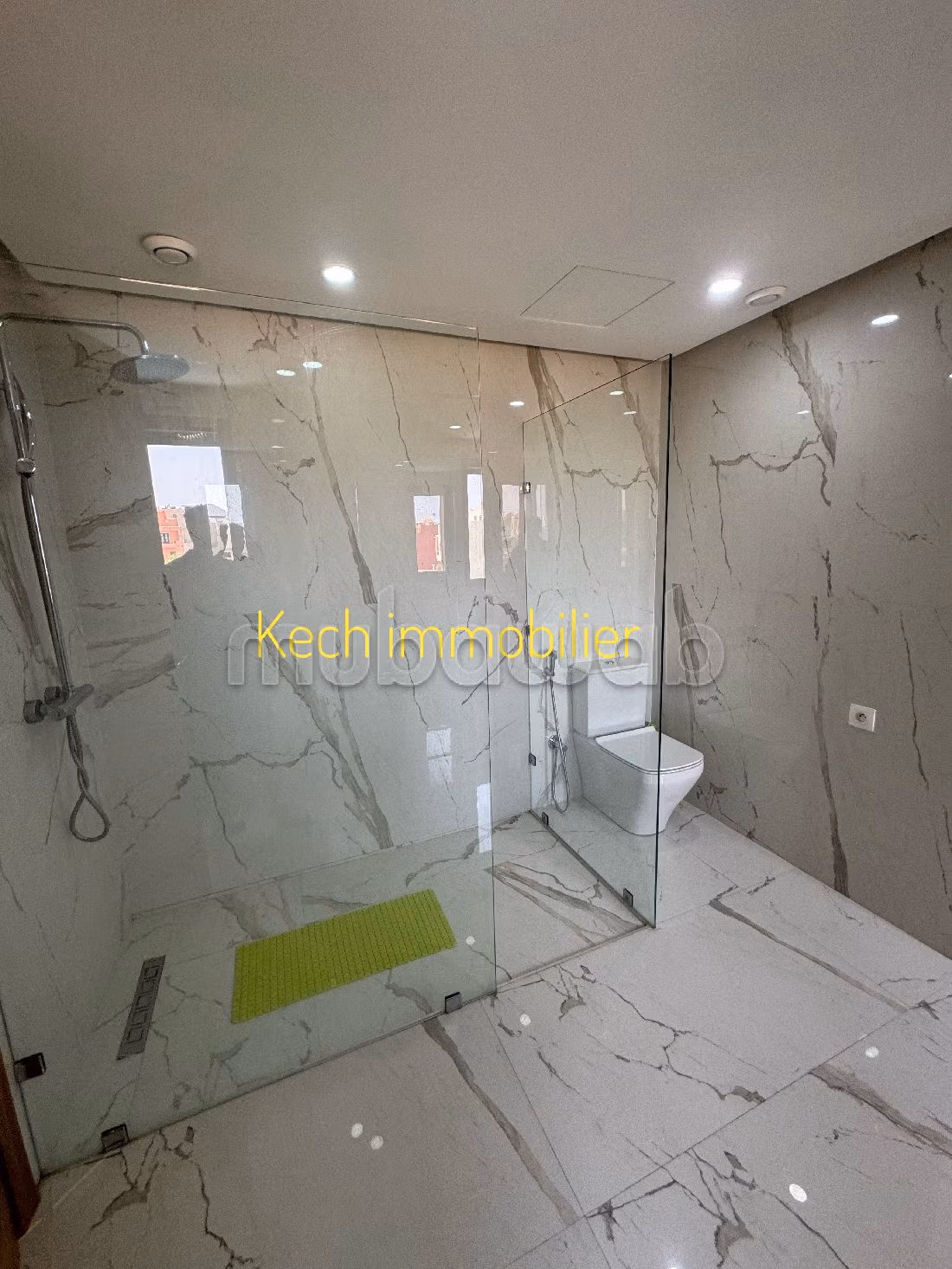 Villa's en luxe woningen beschikbaar in Route Casablanca. 4 Kamers. Gemeubileerd. 