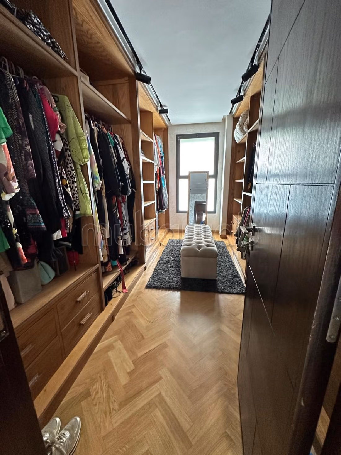 فيلا رائعة للبيع ببوسكورة. 4 غرف جميلة. الراحة مع مكيف الهواء و مدفأة. 