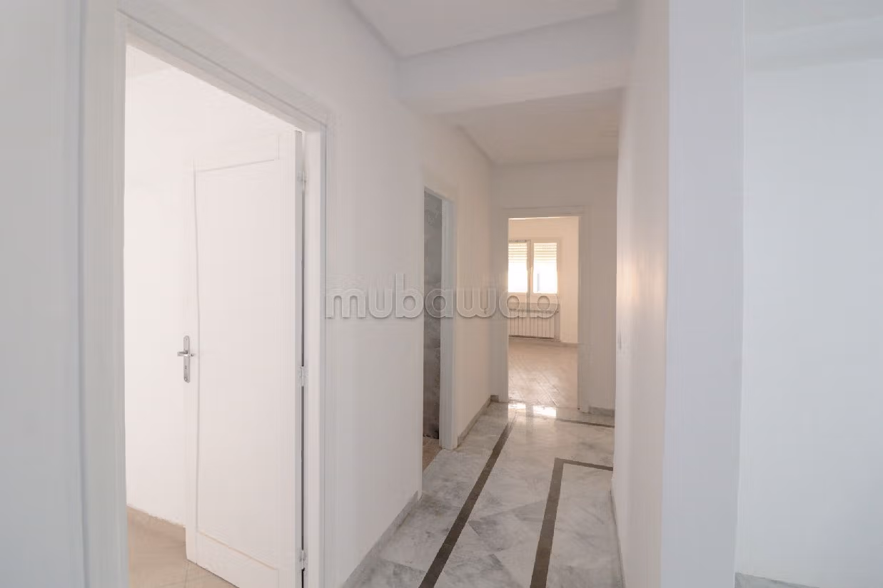 Superbe appartement à vendre à La Manouba. 3 chambres agréables