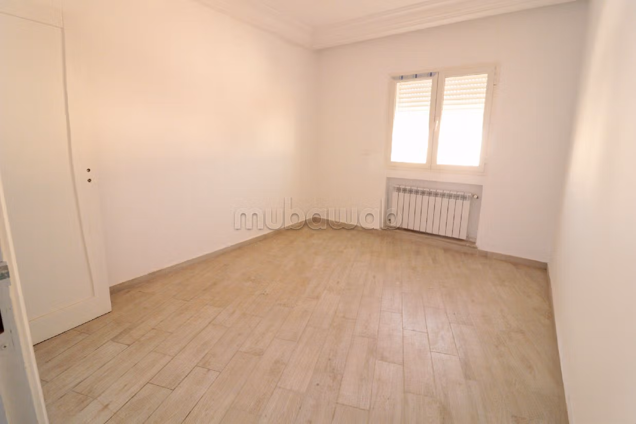 Superbe appartement à vendre à La Manouba. 3 chambres agréables