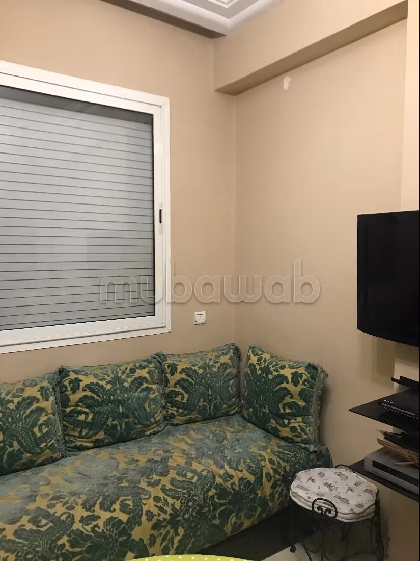 شقة للشراء بأنفا. 3 غرف جميلة. مع مصعد وشرفة