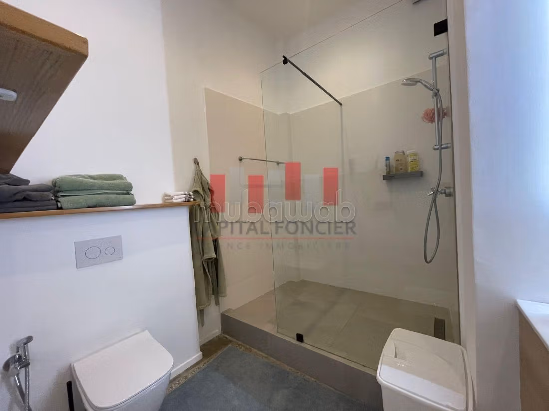 Affitta questo appartamento in centro città. Superficie di 120 m². Ben arredato