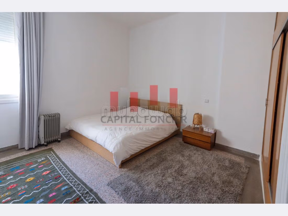 Affitta questo appartamento in centro città. Superficie di 120 m². Ben arredato