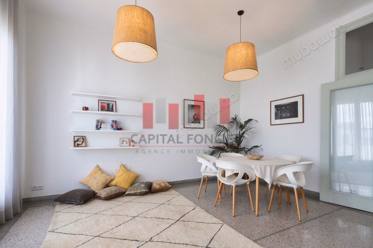 Très bel appartement en location en Centre Ville. 
1 belle chambre. 
Bien meublé