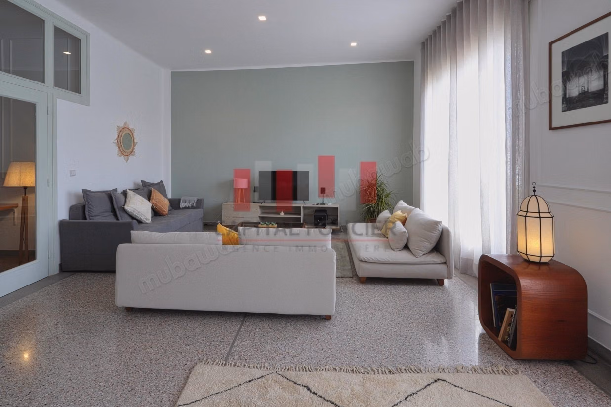 Très bel appartement en location en Centre Ville. 
1 belle chambre. 
Bien meublé