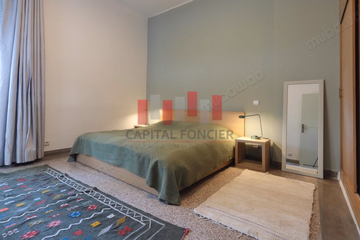 Très bel appartement en location en Centre Ville. 
1 belle chambre. 
Bien meublé