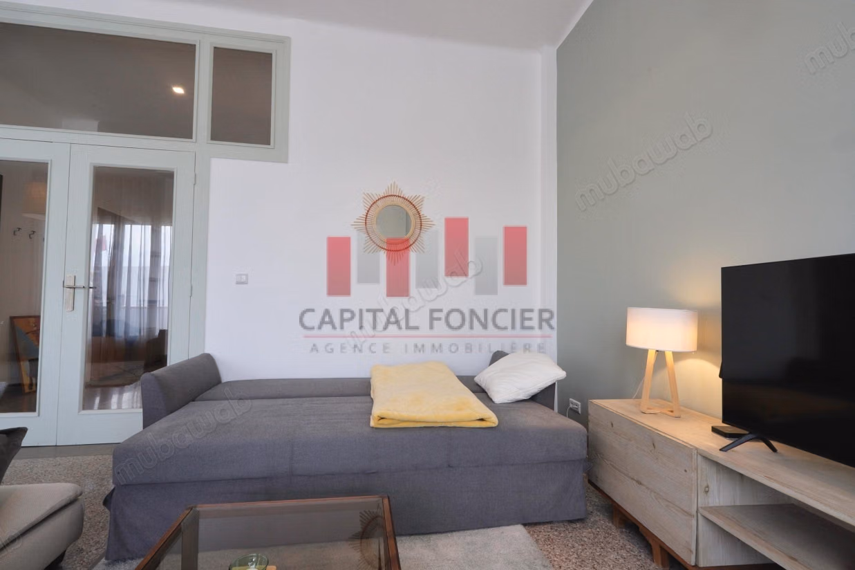 Très bel appartement en location en Centre Ville. 
1 belle chambre. 
Bien meublé