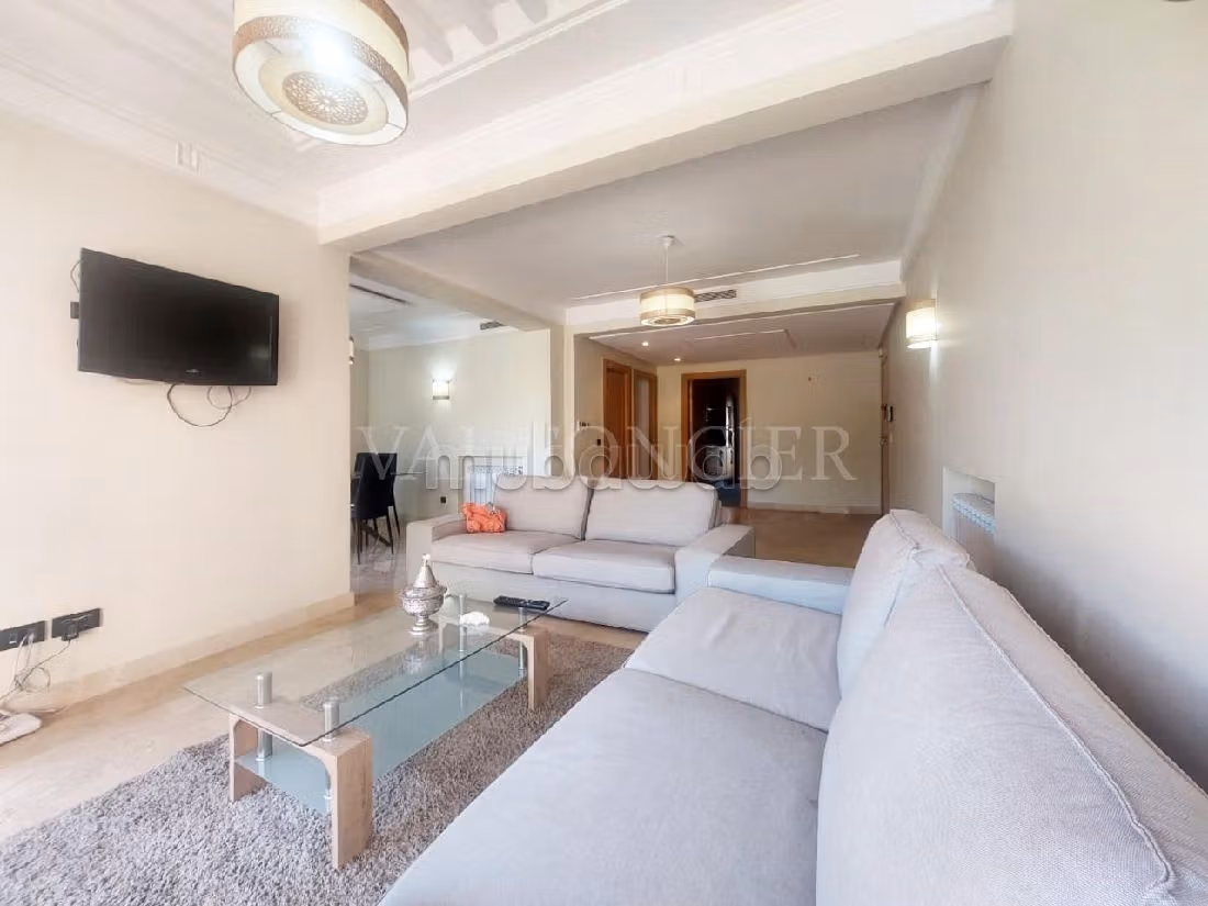 Affitto di uno splendido appartamento a Bouskoura Ville. Superficie totale 350 m². Casa con piscina