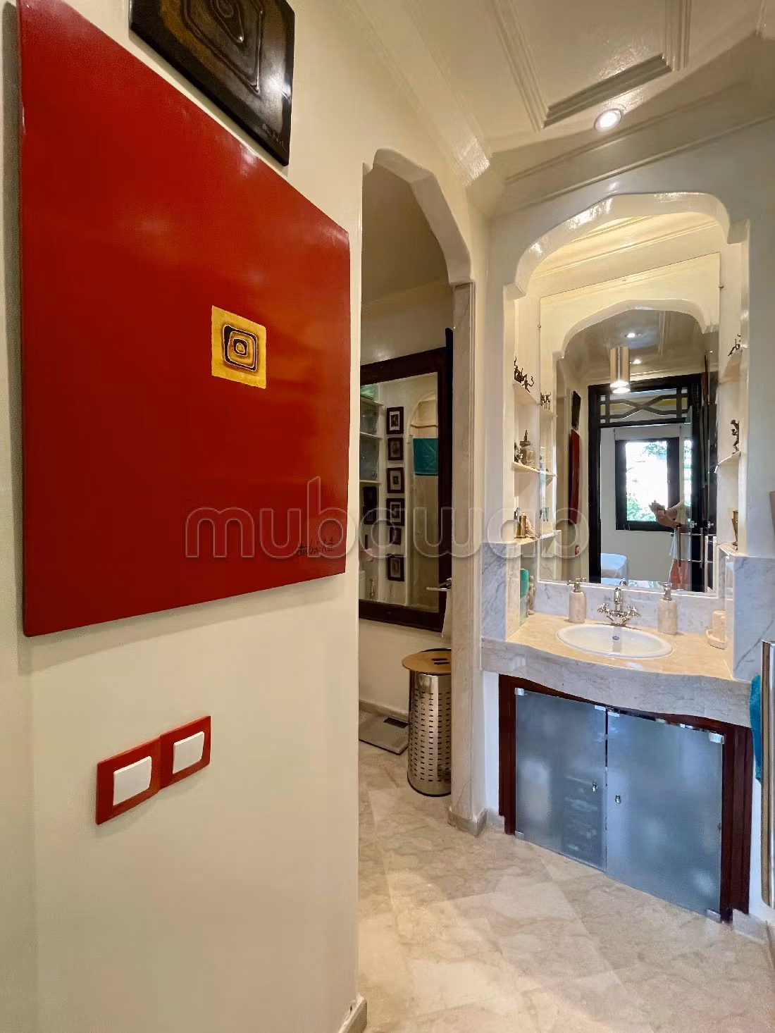 Luxury villa for sale in Ennakhil (Palmeraie). 4 beautiful rooms. Dressing room.