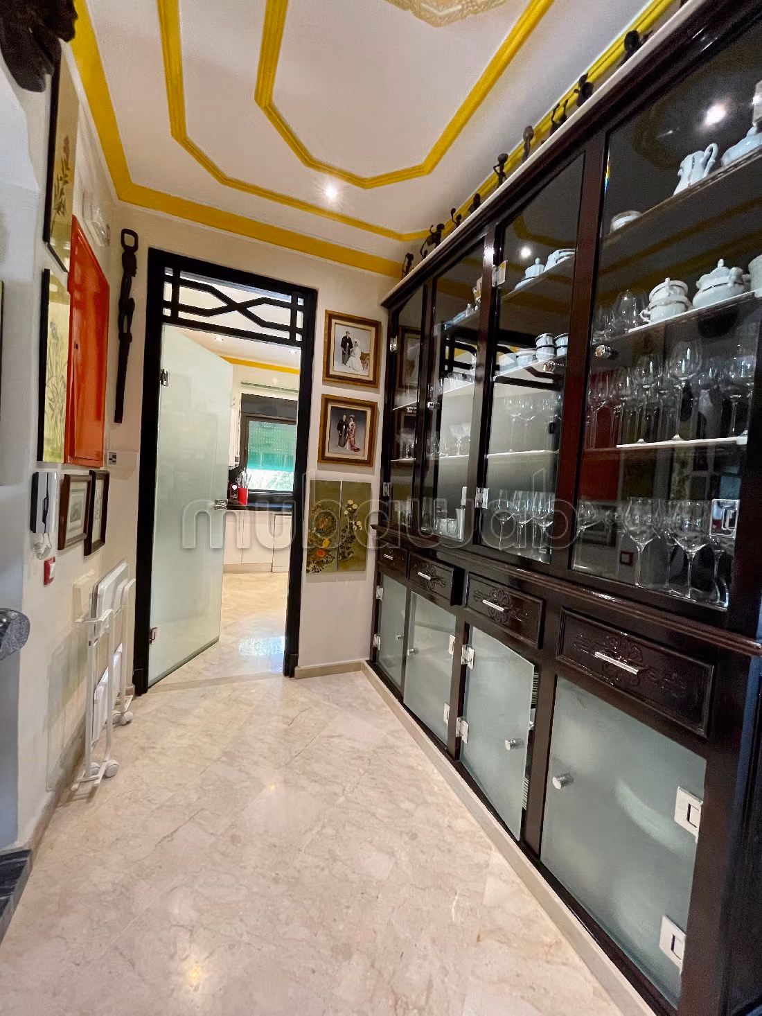 Luxury villa for sale in Ennakhil (Palmeraie). 4 beautiful rooms. Dressing room.