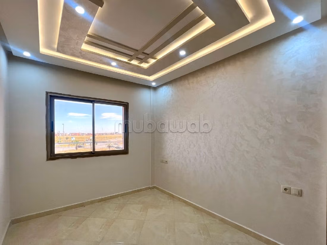 Splendido appartamento in vendita a Al Kawtar. Superficie di 122 m². Porta blindata e impianto con antenna parabolica.