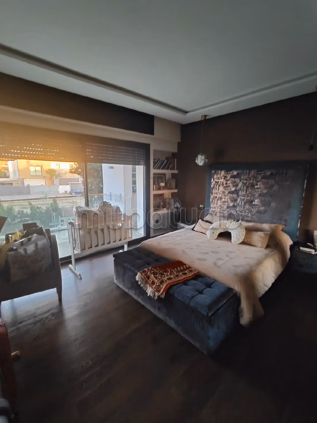 Lujosa villa en alquiler. 4 habitaciones confortables. Residencia con piscina. 