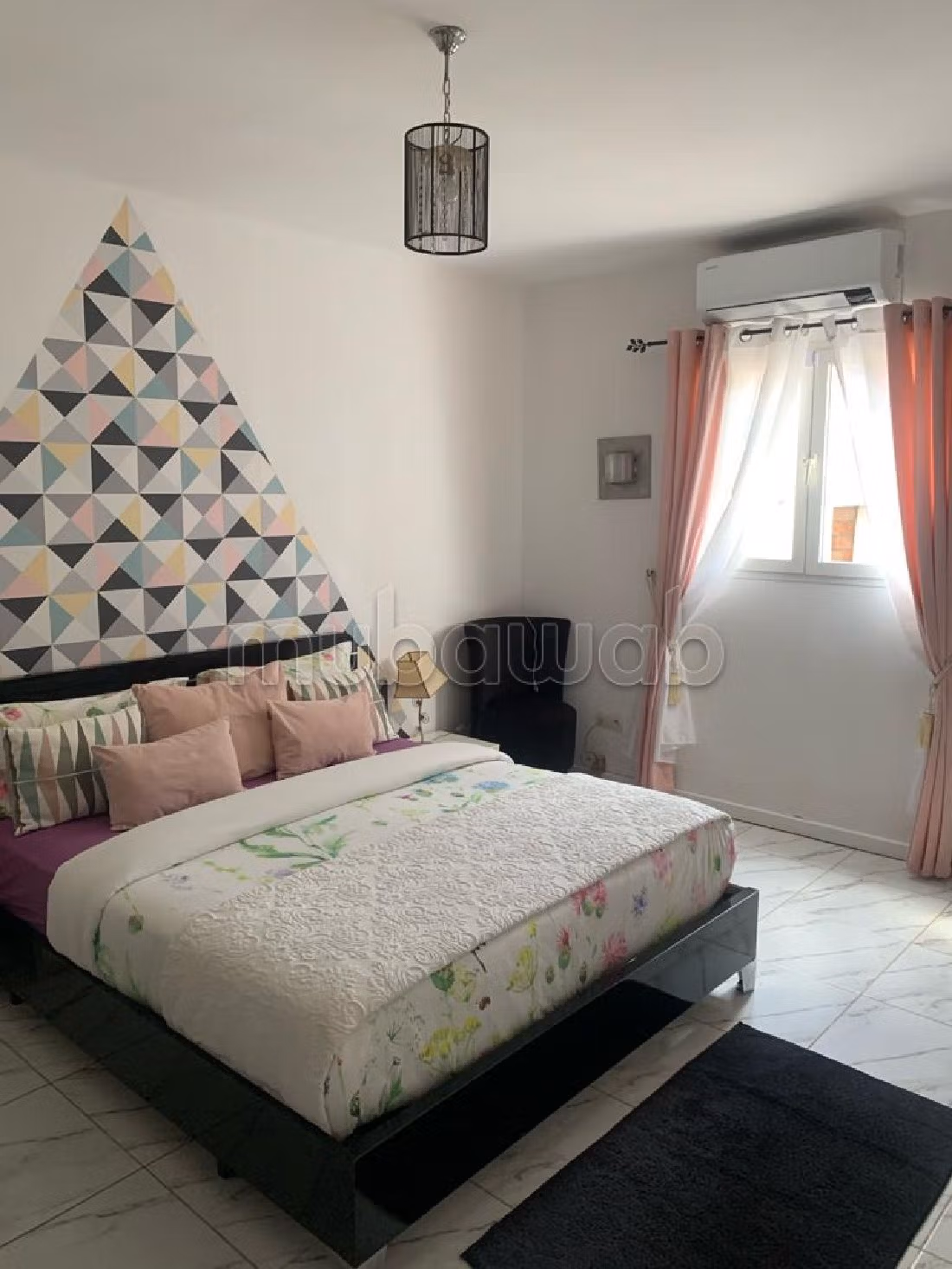 فيلا ممتازة للبيع ب ادا وكرد. المساحة الكلية 600 م². حديقة وشرفة. 