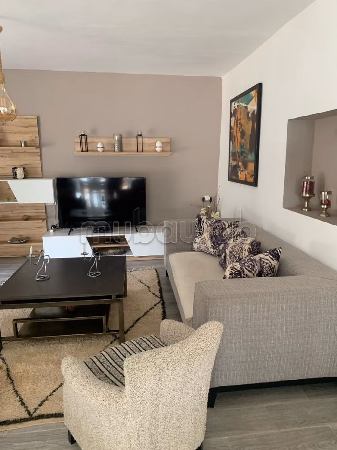 فيلا ممتازة للبيع ب ادا وكرد. المساحة الكلية 600 م². حديقة وشرفة. 