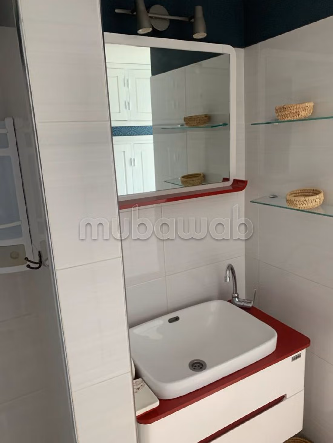 فيلا ممتازة للبيع ب ادا وكرد. المساحة الكلية 600 م². حديقة وشرفة. 