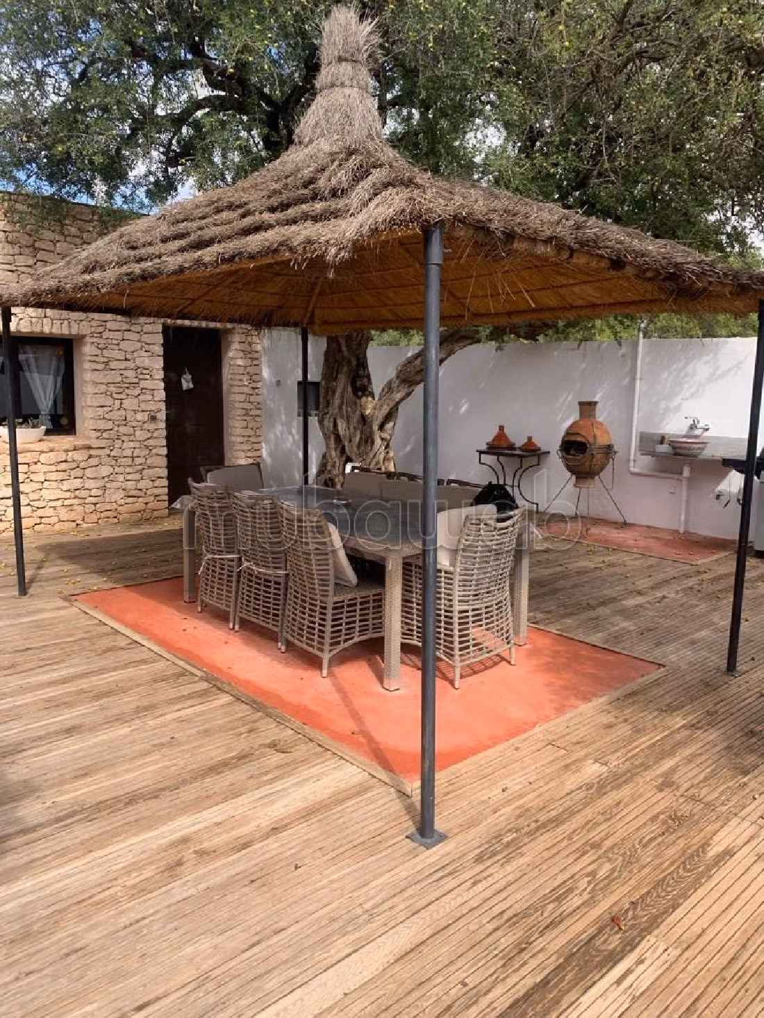 فيلا ممتازة للبيع ب ادا وكرد. المساحة الكلية 600 م². حديقة وشرفة. 