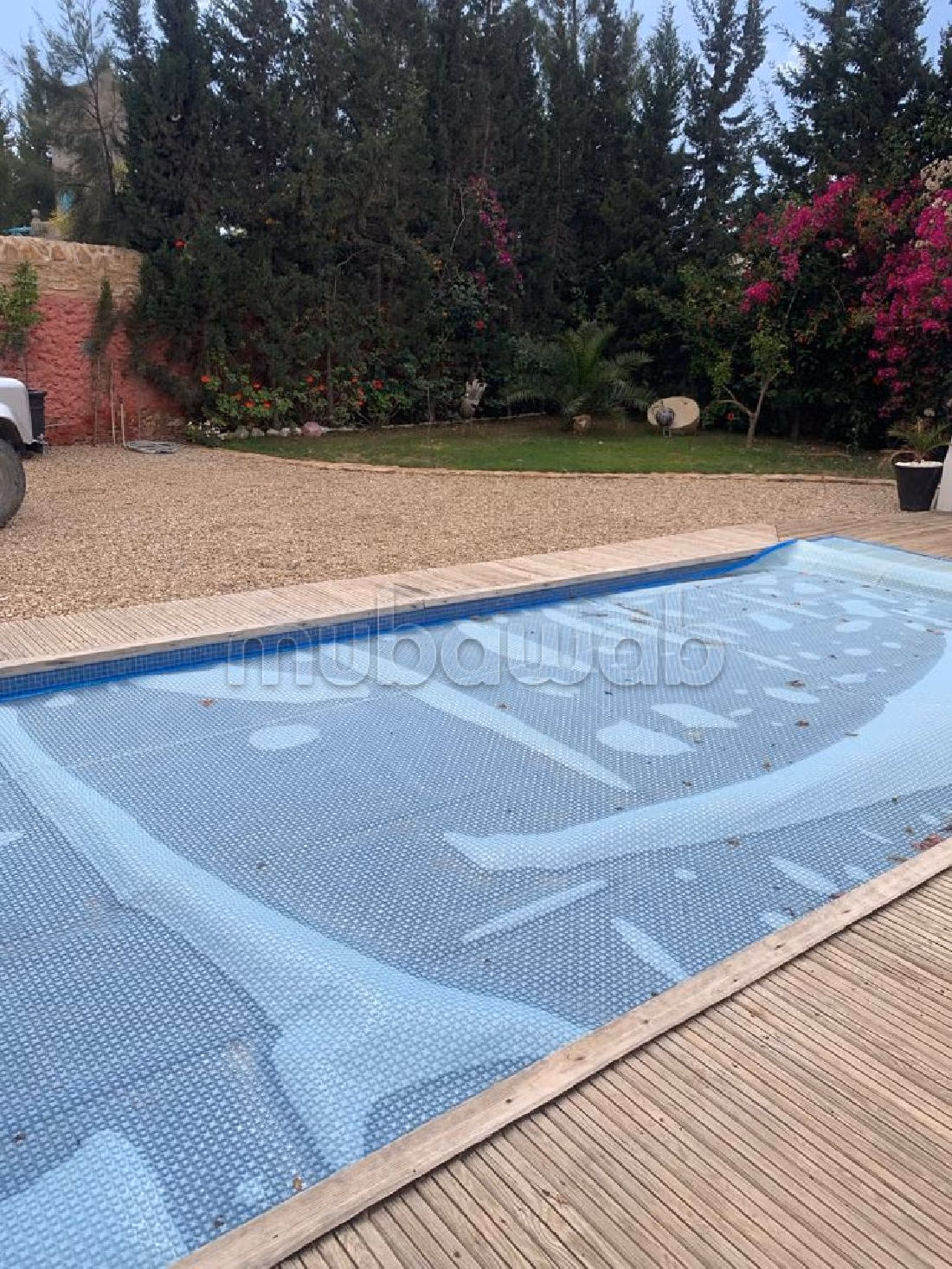 فيلا ممتازة للبيع ب ادا وكرد. المساحة الكلية 600 م². حديقة وشرفة. 