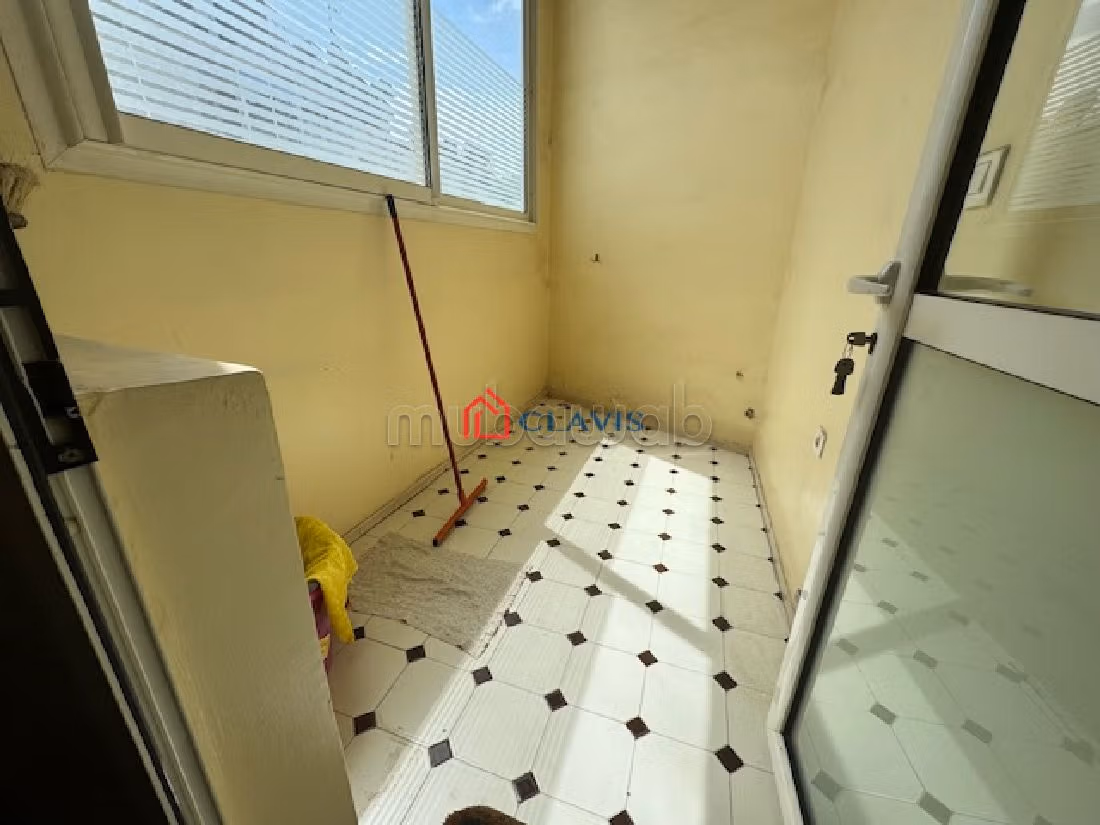 Splendido appartamento in vendita a Triangle d'Or. 4 locali spaziosi. Terrazzo e ascensore. 