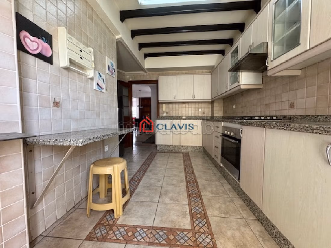 Splendido appartamento in vendita a Triangle d'Or. 4 locali spaziosi. Terrazzo e ascensore. 