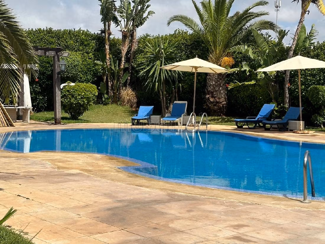 Luxury Villa for rent in Ain Diab. Small area 400 m². Swimming pool. 