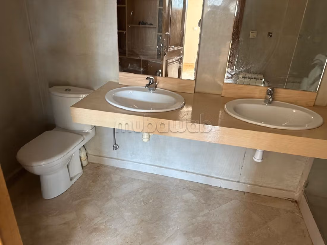 Luxury Villa for rent in Ain Diab. Small area 400 m². Swimming pool. 