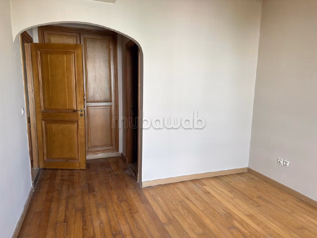 Luxury Villa for rent in Ain Diab. Small area 400 m². Swimming pool. 