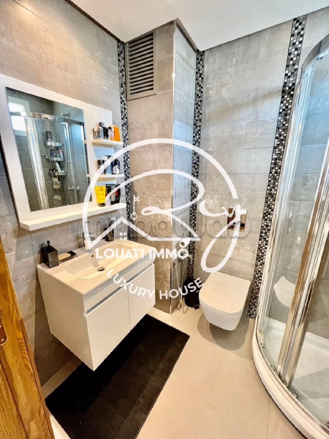 Beautiful apartment for sale in Chotrana 1. Area of 155 m². Reinforced door and central heating