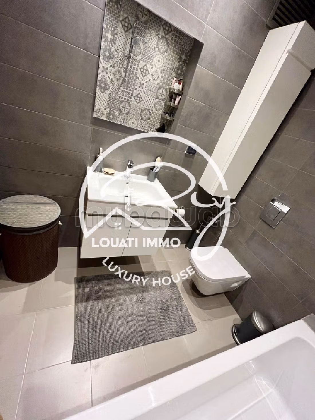 Beautiful apartment for sale in Chotrana 1. Area of 155 m². Reinforced door and central heating