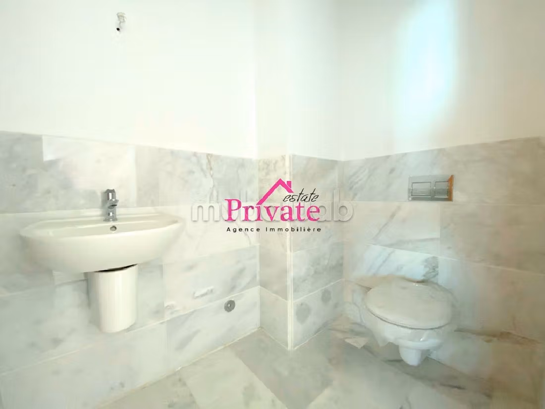 Offices for rent in Administratif. Area of 77 m². caretaker service available, General air conditioning. 