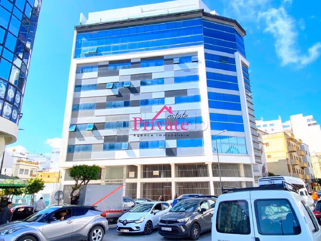 Offices for rent in Administratif. Area of 77 m². caretaker service available, General air conditioning. 