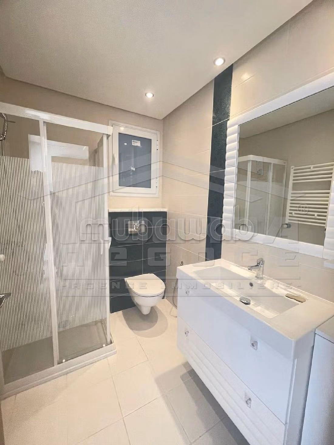 À vendre bel appartemet neuf s3 à gammarth