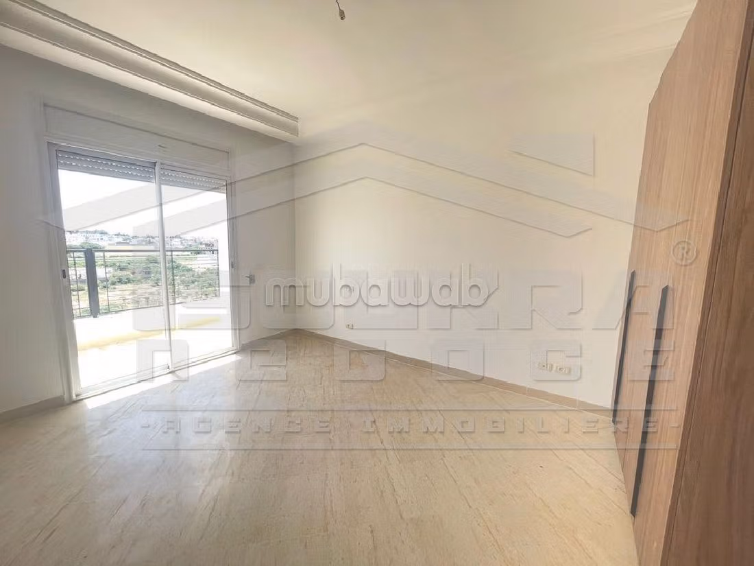 À vendre bel appartemet neuf s3 à gammarth