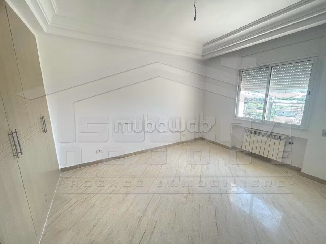 À vendre bel appartemet neuf s3 à gammarth