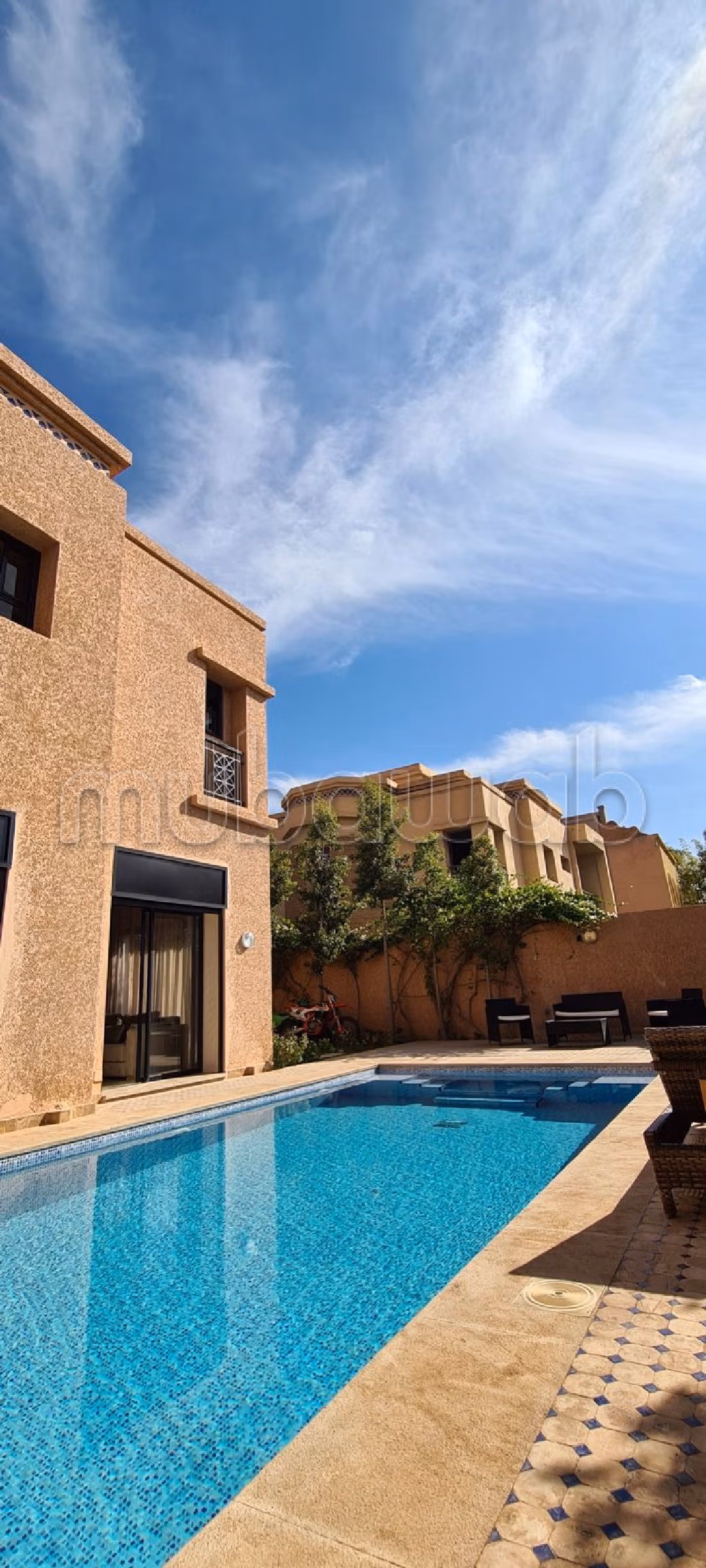 كراء فيلا فاخرة طريق فاس ب. 7 قطع كبيرة. مفروشة.